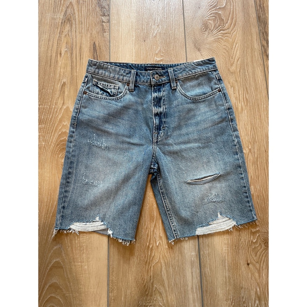 NWT Lucky Brand High Rise Bermuda Denim Shorts - Size 6 / 28 - Distressed Frayed
